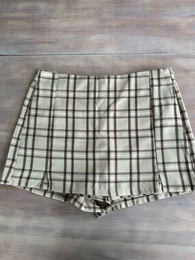 Lulu's Cream and Brown Plaid Skort M